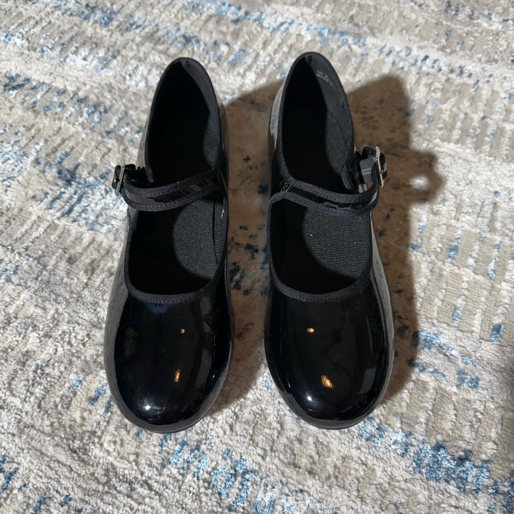 NWB Black tap shoes 👠
